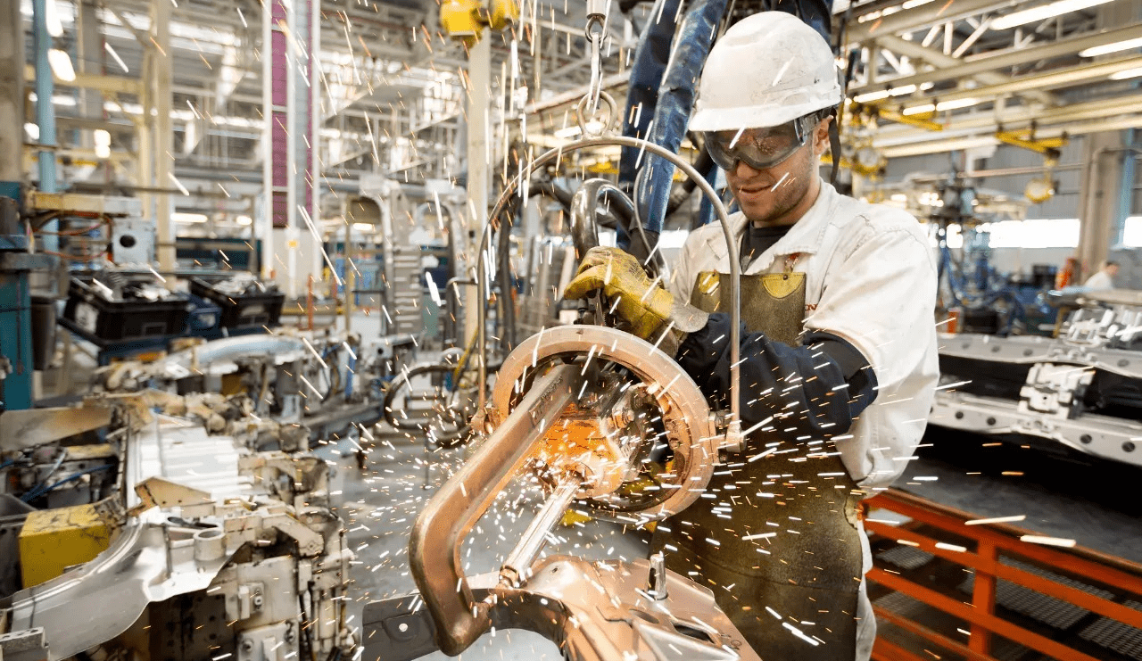 La industria volvió a caer en julio y acumula una baja cercana al 2% durante 2026